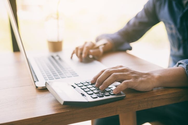 Cálculo da folha de pagamento: aprenda de uma vez por todas!