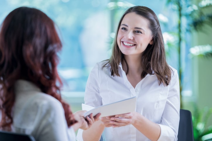 O seu colaborador entregou um atestado médico, e agora? Veja o que fazer!