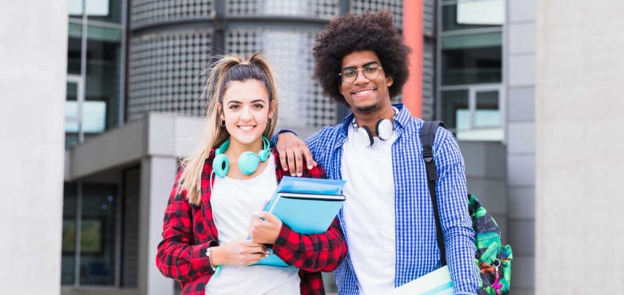 Guia + Checklist: Passo a passo para atrair e reter estagiários