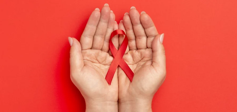Dezembro Vermelho e Laranja: campanhas de prevenção ao HIV/Aids e câncer de pele